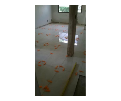 Pedreiro de acabamento porcelanato pisos cerâmicos e pastilhas