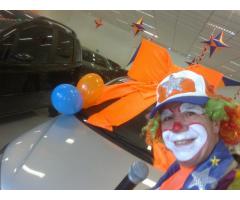 locutor porta de loja, palhaço com locução